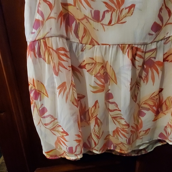 New WT Kaari SOLD TO RESALE SHOP!! - Picture 4 of 8